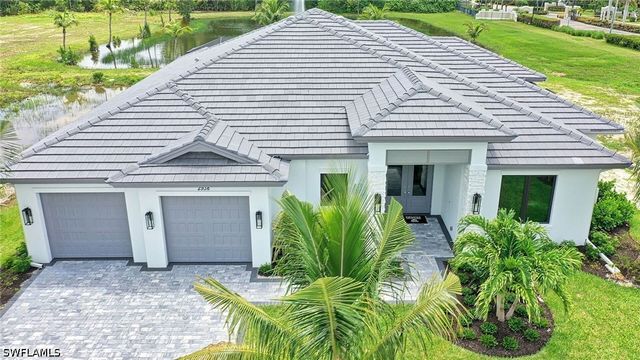 2938 Coco Lakes DR, Naples, FL 34105