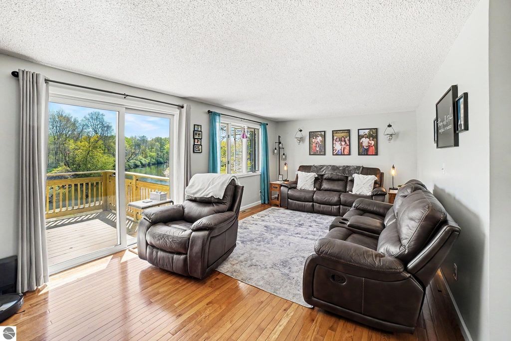 Image 10 of property listing at 4381 W Pine River Road, St Louis, MI 48880
