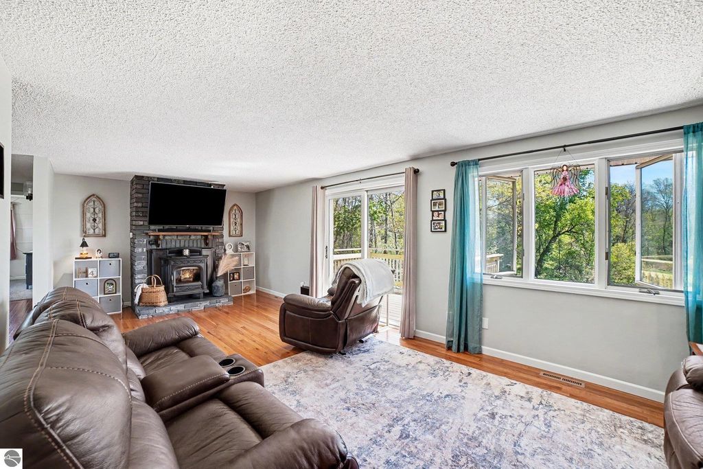 Image 11 of property listing at 4381 W Pine River Road, St Louis, MI 48880