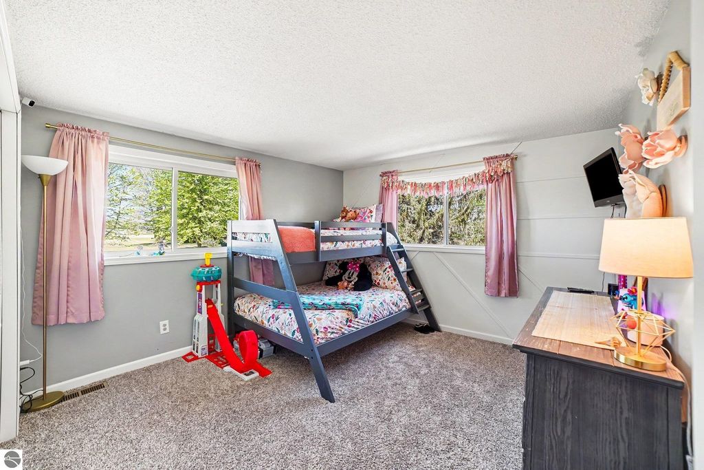 Image 16 of property listing at 4381 W Pine River Road, St Louis, MI 48880