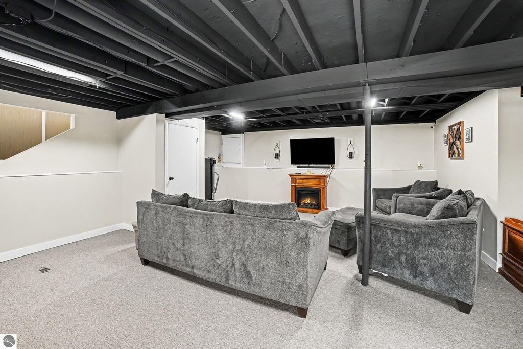 Image 19 of property listing at 4381 W Pine River Road, St Louis, MI 48880