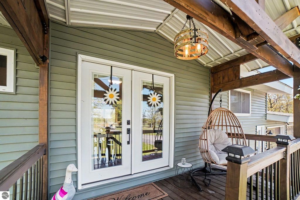 Image 3 of property listing at 4381 W Pine River Road, St Louis, MI 48880
