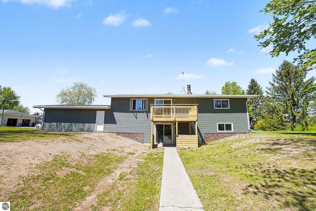 Image 28 of property listing at 4381 W Pine River Road, St Louis, MI 48880