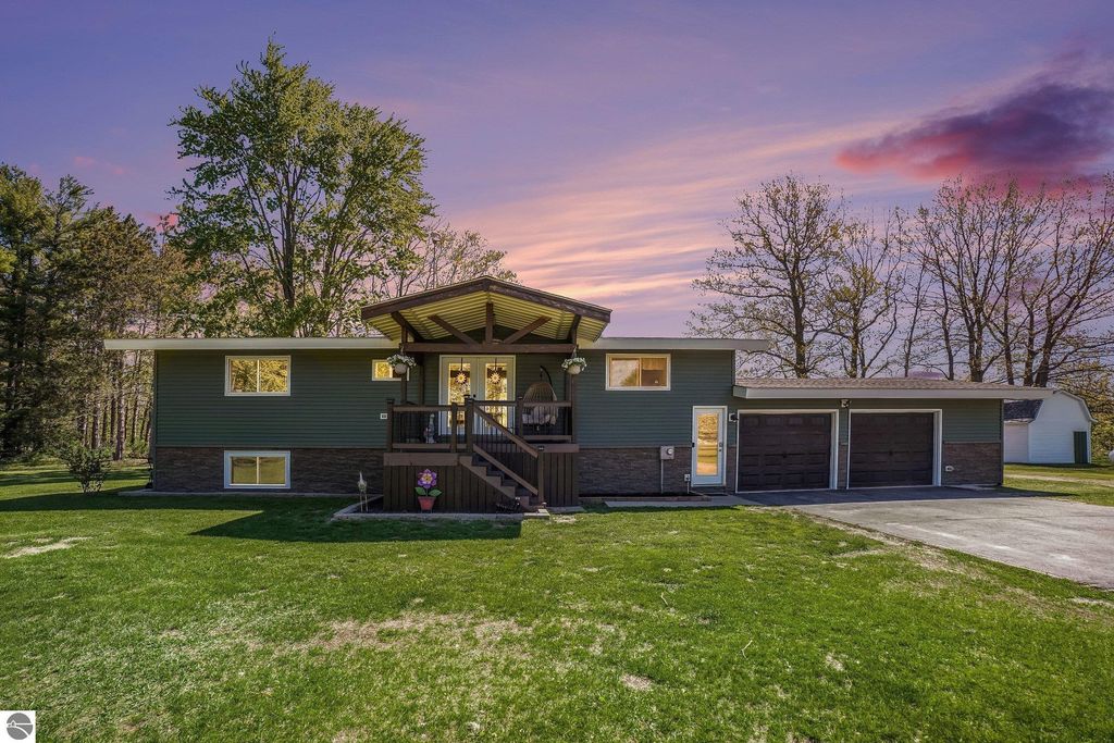 Image 30 of property listing at 4381 W Pine River Road, St Louis, MI 48880