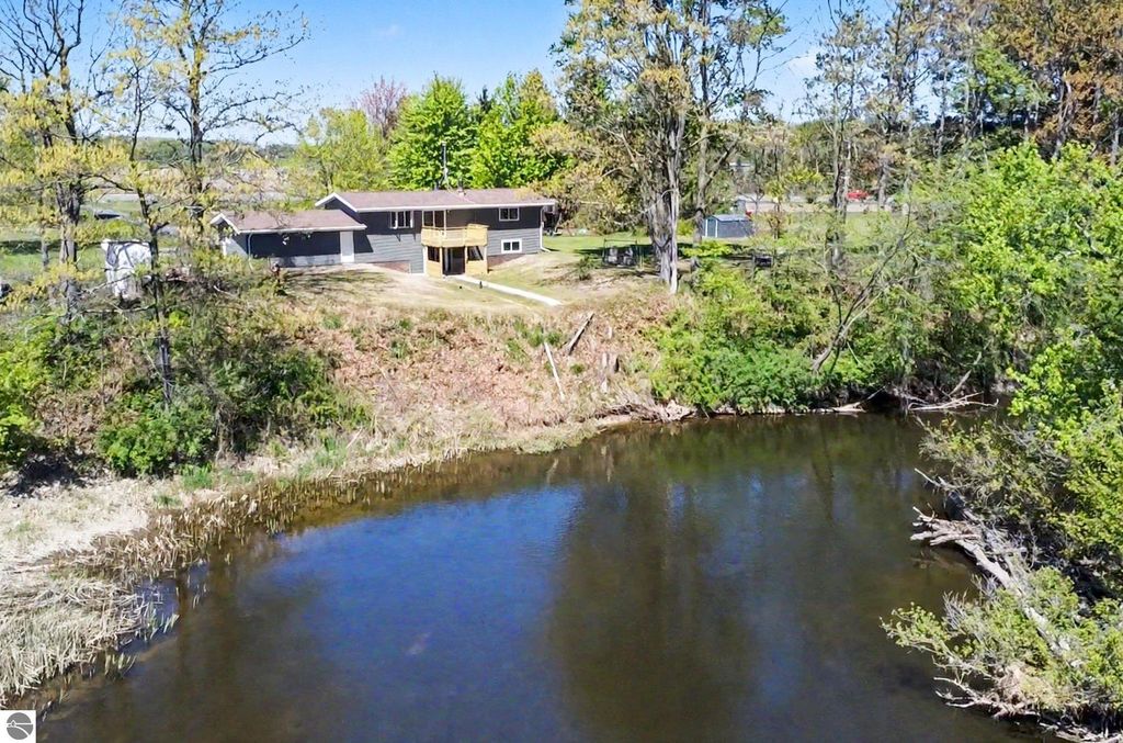 Image 34 of property listing at 4381 W Pine River Road, St Louis, MI 48880