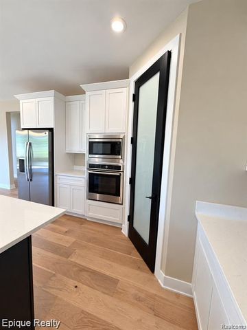 29769 Red Fox Lane, Macomb Township, MI 48047