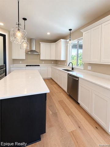 29769 Red Fox Lane, Macomb Township, MI 48047
