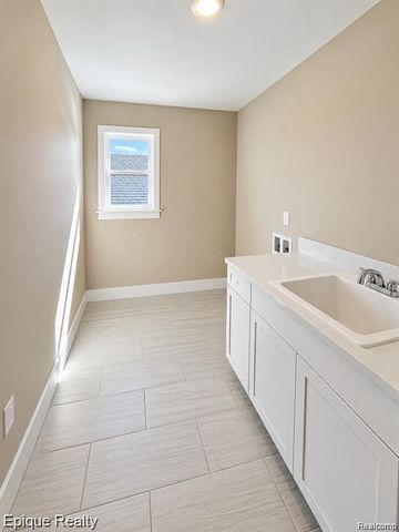 29769 Red Fox Lane, Macomb Township, MI 48047