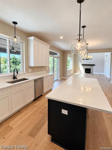 29769 Red Fox Lane, Macomb Township, MI 48047
