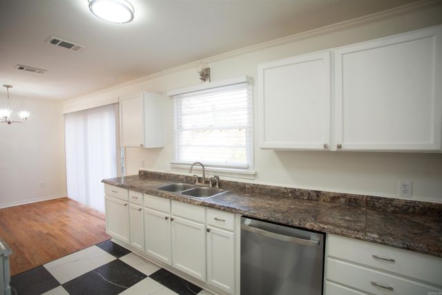 1 Danwood Road, Little Rock, AR 72204