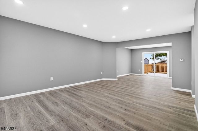 63 Scarlet Dr, Sayreville Boro, NJ 08859