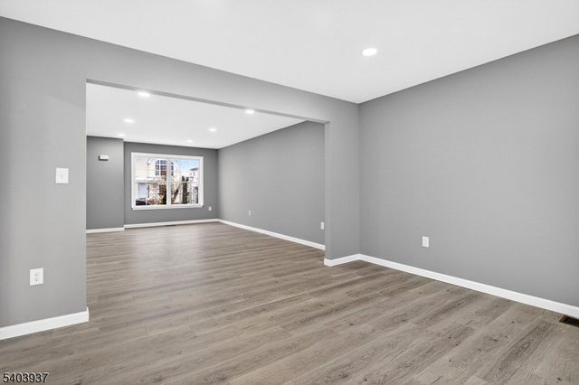 63 Scarlet Dr, Sayreville Boro, NJ 08859