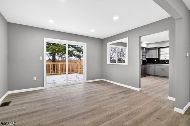 63 Scarlet Dr, Sayreville Boro, NJ 08859