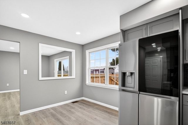 63 Scarlet Dr, Sayreville Boro, NJ 08859