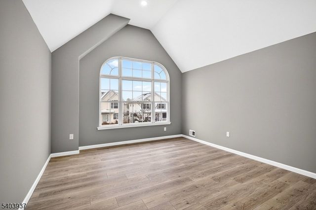 63 Scarlet Dr, Sayreville Boro, NJ 08859