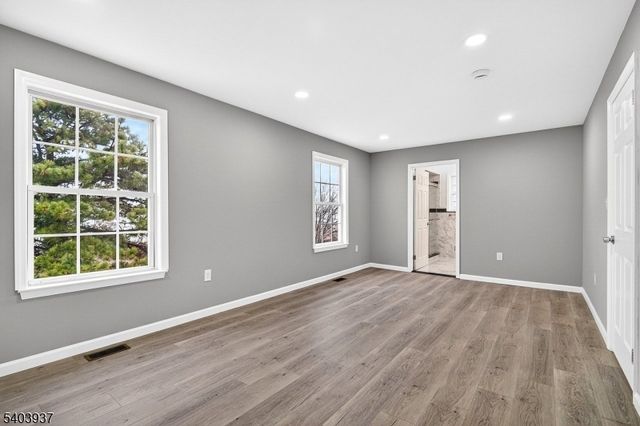 63 Scarlet Dr, Sayreville Boro, NJ 08859