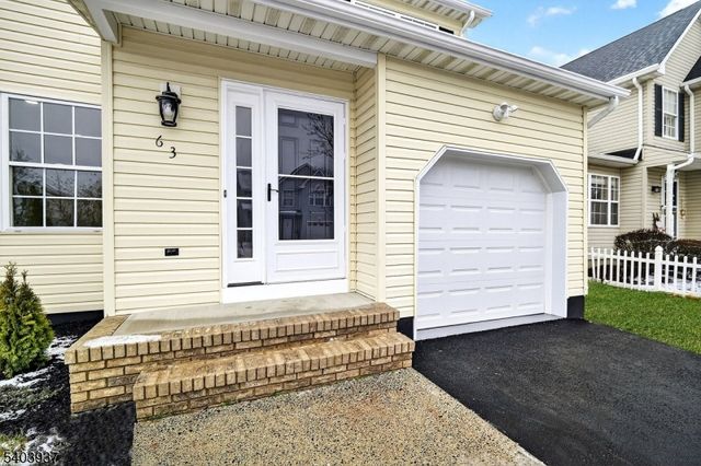63 Scarlet Dr, Sayreville Boro, NJ 08859