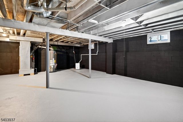 63 Scarlet Dr, Sayreville Boro, NJ 08859