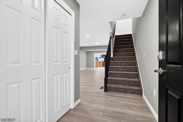 63 Scarlet Dr, Sayreville Boro, NJ 08859