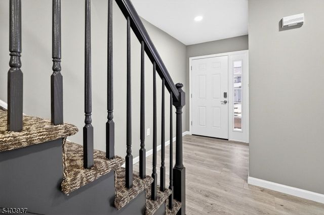 63 Scarlet Dr, Sayreville Boro, NJ 08859