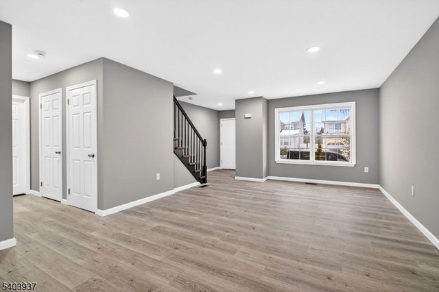 63 Scarlet Dr, Sayreville Boro, NJ 08859