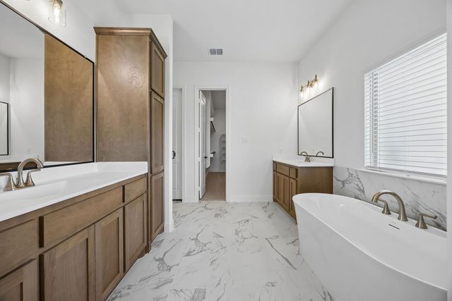 5012 Valley View Drive, Joshua, TX 76058