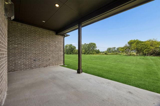 5012 Valley View Drive, Joshua, TX 76058