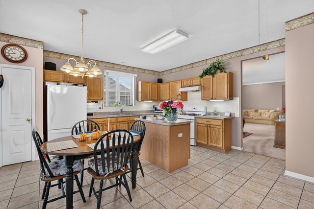 13732 Pineview Drive, Huntley, IL 60142
