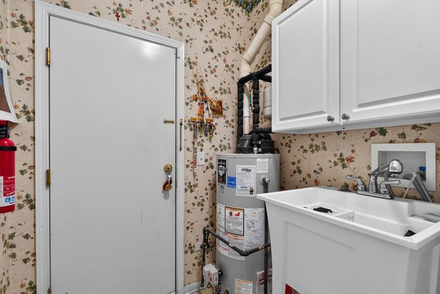 13732 Pineview Drive, Huntley, IL 60142