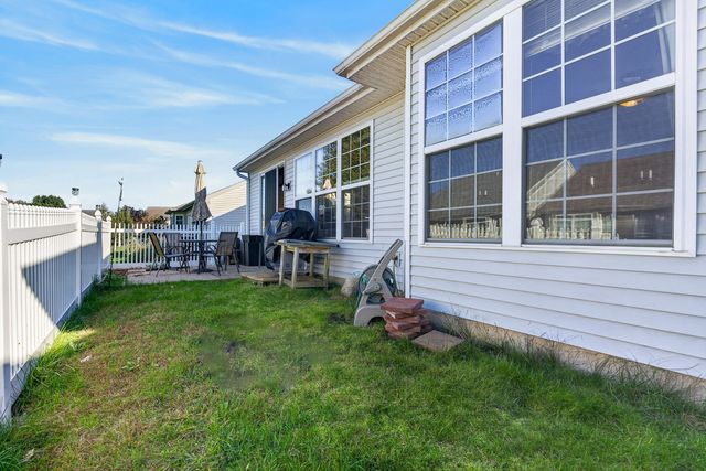 13732 Pineview Drive, Huntley, IL 60142