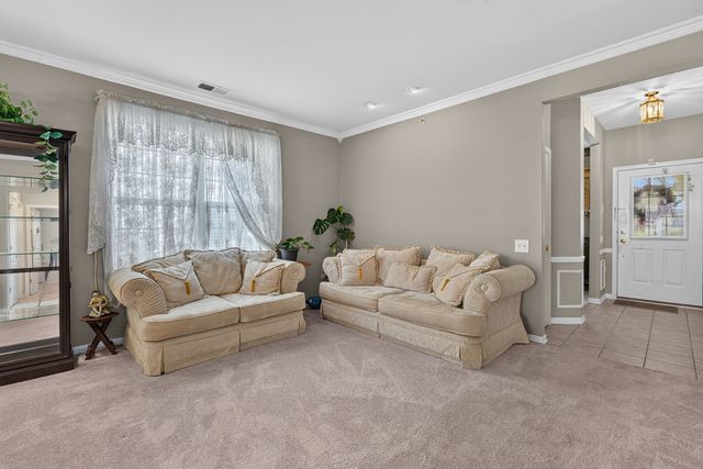 13732 Pineview Drive, Huntley, IL 60142