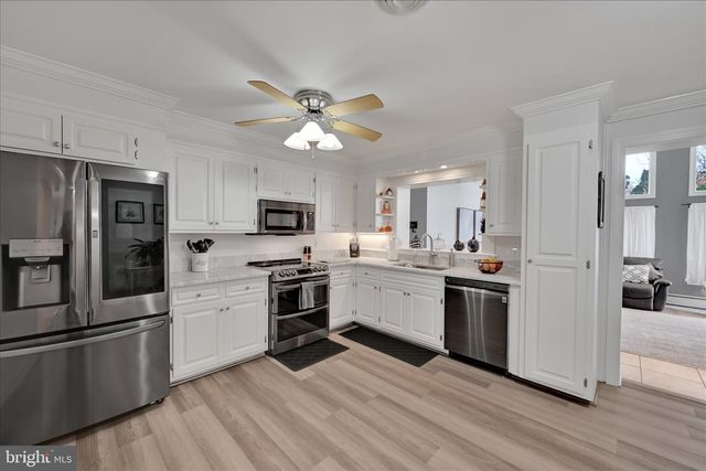 7 PLEASANT DR, Lancaster, PA 17602