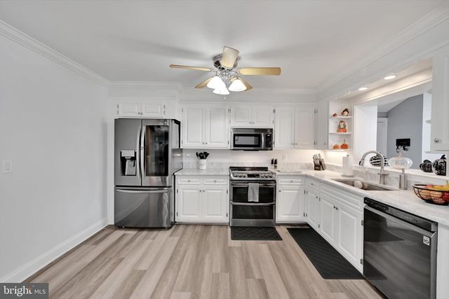 7 PLEASANT DR, Lancaster, PA 17602