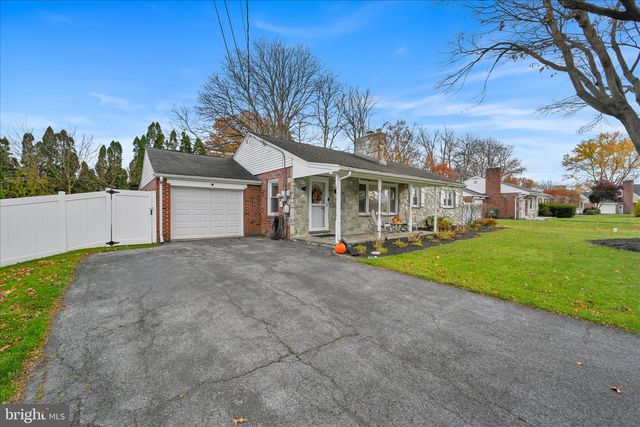 7 PLEASANT DR, Lancaster, PA 17602