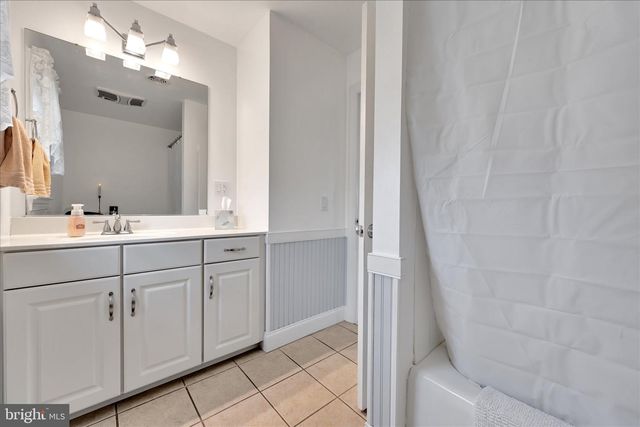 7 PLEASANT DR, Lancaster, PA 17602