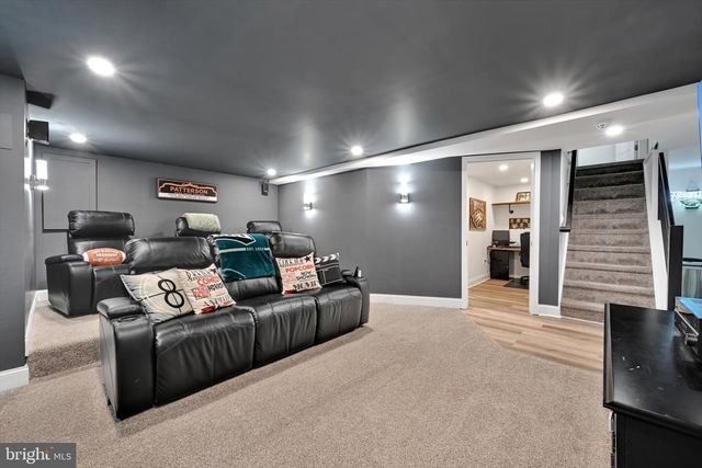 7 PLEASANT DR, Lancaster, PA 17602