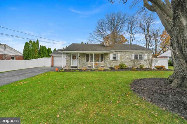 7 PLEASANT DR, Lancaster, PA 17602