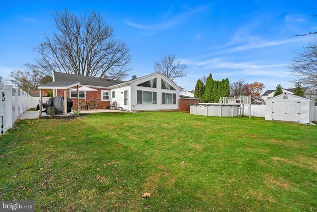 7 PLEASANT DR, Lancaster, PA 17602