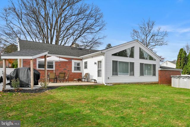 7 PLEASANT DR, Lancaster, PA 17602