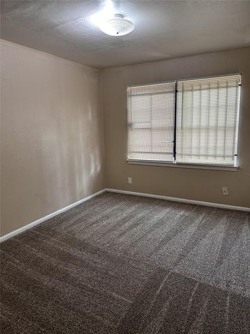 3915 Brookfield Drive, Houston, TX 77045