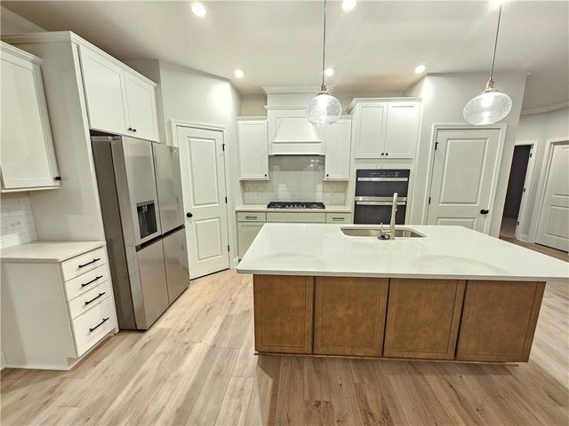 5030 Sierra Creek Drive, Hoschton, GA 30548