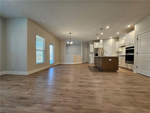 5030 Sierra Creek Drive, Hoschton, GA 30548