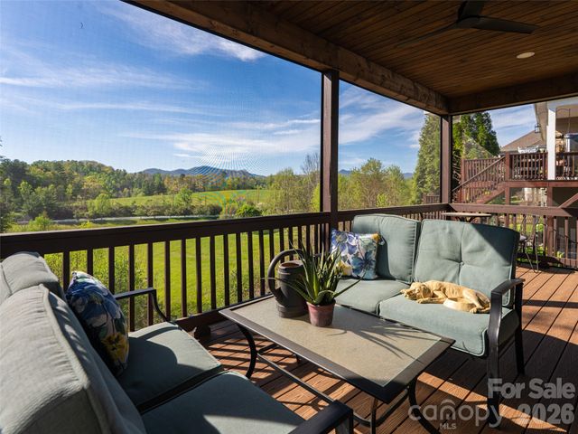 17 Dreambird Drive, Leicester, NC 28748