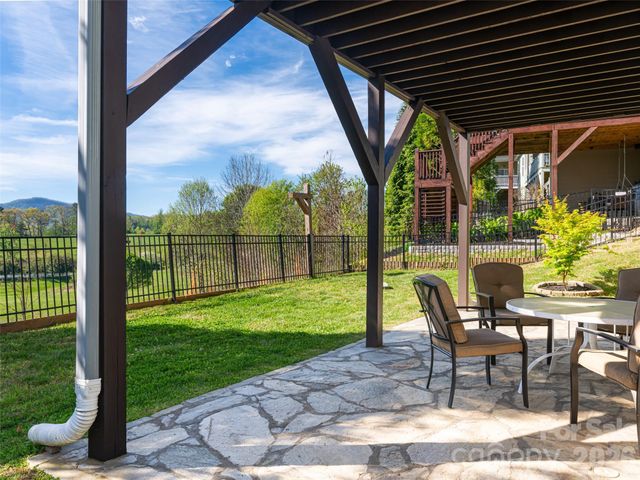 17 Dreambird Drive, Leicester, NC 28748