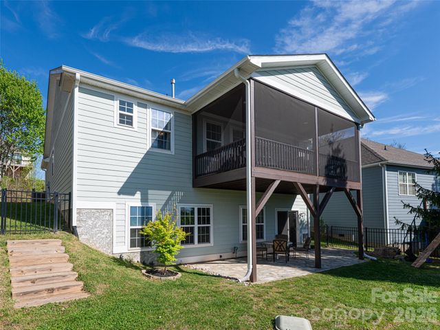 17 Dreambird Drive, Leicester, NC 28748