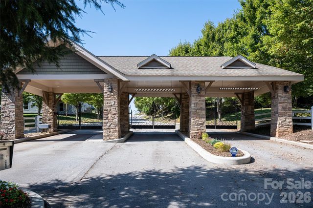 17 Dreambird Drive, Leicester, NC 28748