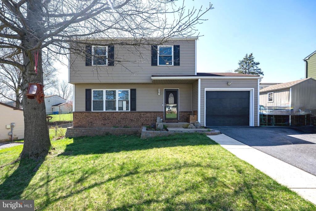 799 MARTIN LN, Harrisburg, PA 17111