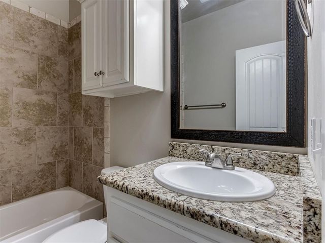 8216 NW 160th Terrace, Edmond, OK 73013