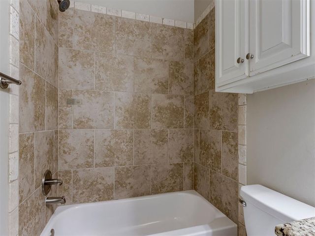 8216 NW 160th Terrace, Edmond, OK 73013