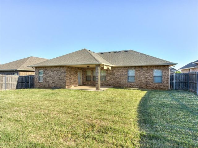 8216 NW 160th Terrace, Edmond, OK 73013